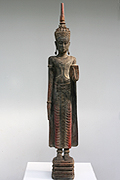 39. Adorned Buddha - Post Angkorian Style - XVIII century - Wood - H. 1,43m - W. 21Kg - USD2500 -